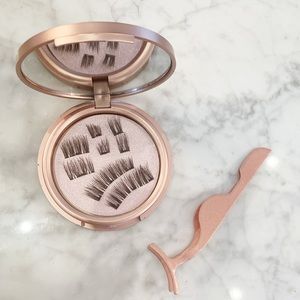 The Glam Magnetic Lash Box